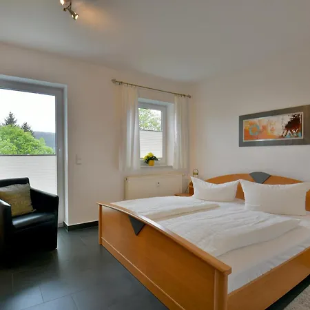 Haus Tannenblick Oberhof Appartamento *