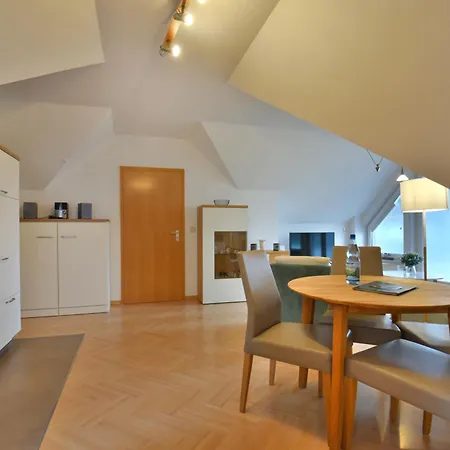 Haus Tannenblick Oberhof Appartamento *