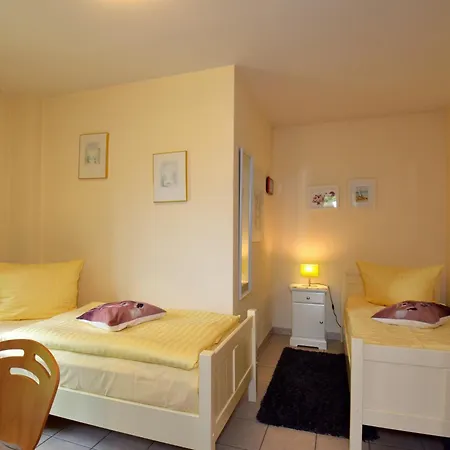 Haus Tannenblick Oberhof Appartamento *